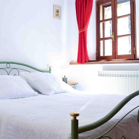 Les Grands Pres Des Baronnies Guest House La Roche-sur-le-Buis ภายนอก รูปภาพ